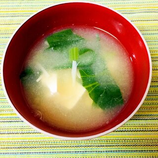 豆腐とえのきだけとほうれん草の味噌汁